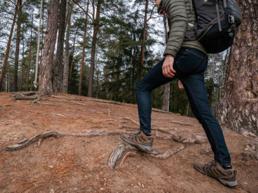 Is It Okay to Hike in Jeans or Should You Buy Hiking Pants?